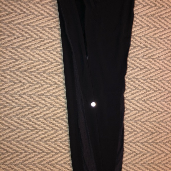 Black Lululemon leggings - Picture 4 of 4